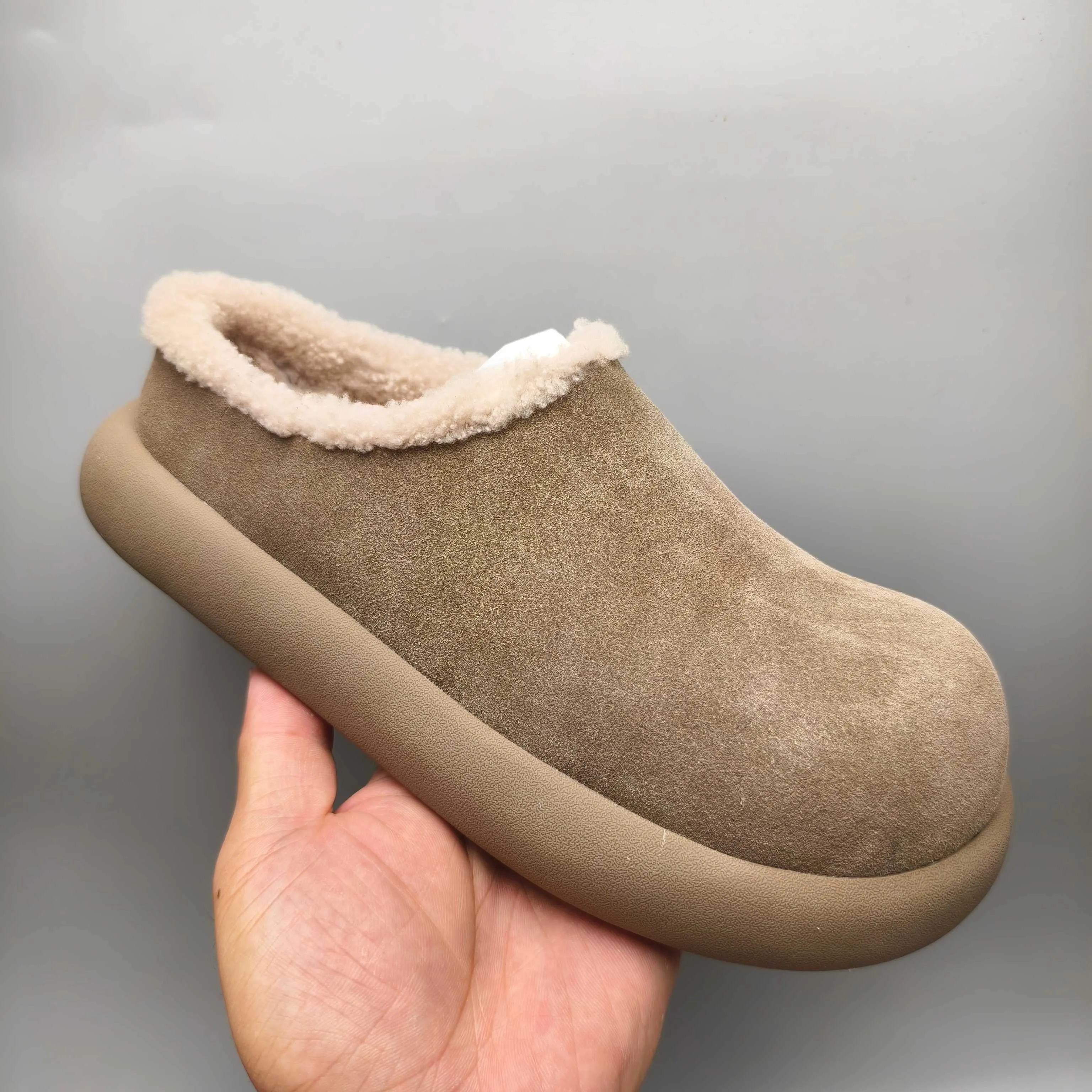 💰480 UGG sheepskin all-in-one snow boots 6088 UGG sheepskin all-in-one snow boots slip-on home shoes potato thick-soled women's shoes color: maroon antelope brown sand chocolate matching code: 35-40